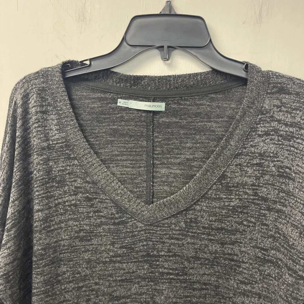 Maurices Gray Black Knit Pullover Sweater V-Neck Long Sleeve M Women